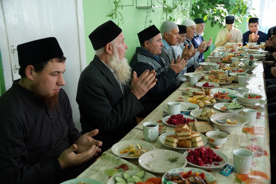 В медресе «Ак мечеть» организовали праздник для аксакалов мечетей