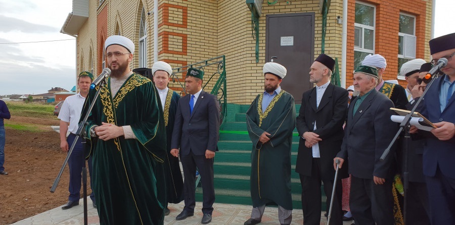 В Кукморе открылась новая мечеть. Муфтий разделил радость местных мусульман