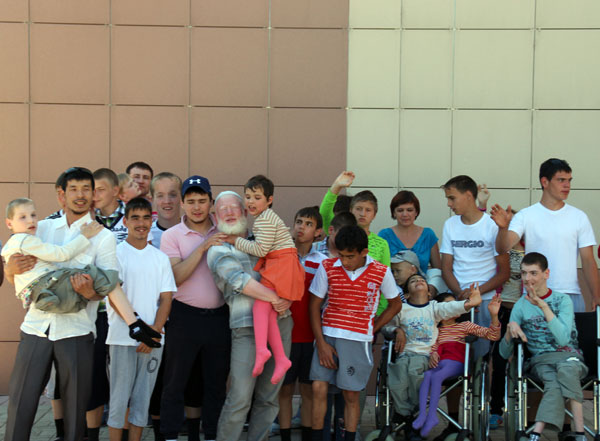 30 детей-инвалидов посетили Анапский дельфинарий