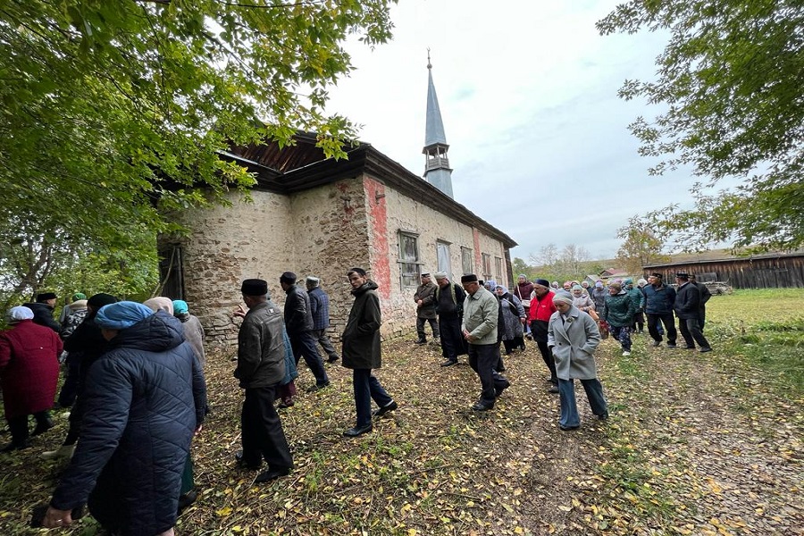 В исторической мечети села Нижняя Русь Кукморского района прочитан первый намаз