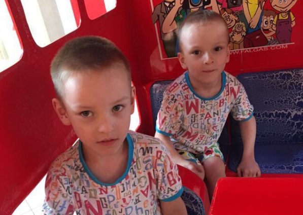 БФ «Закят» подарил близнецам надежду на выздоровление