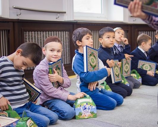 В Казани наградили молодых Коран-хафизов