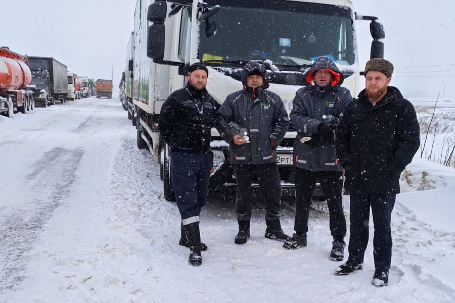 Мухтасибаты ДУМ РТ помогают путникам на трассах, оказавшимся в снежном плену