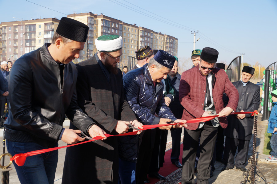 Муфтий Татарстана принял участие в церемонии открытия мечети в Лаишевском районе