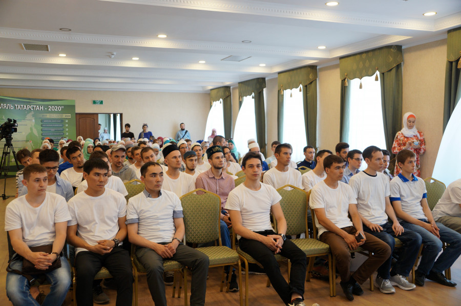 Делегаты IV Форума мусульманский молодежи направились в Болгар