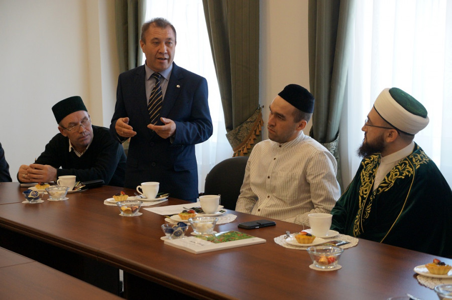 Курсы "Без - татарлар!" завершились: муфтий встретился с преподавателями для подведения итогов