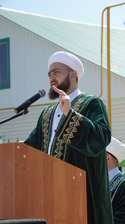 Камиль хазрат Самигуллин поздравил жителей села Ельхово со 135-летием мечети