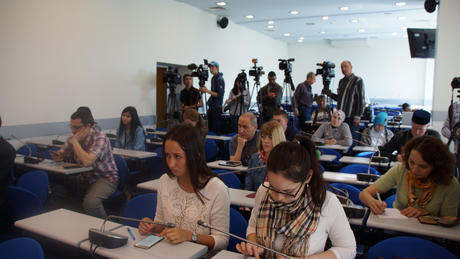 «В Татарстане сложилась традиция приглашать на ифтары лидеров других конфессий»: муфтий дал пресс-конференцию для журналистов