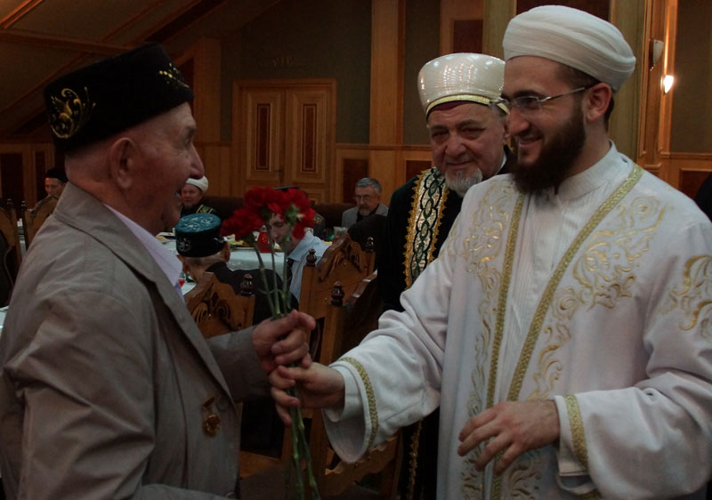 Сегодня муфтий Татарстана Камиль хазрат Самигуллин принял участие в чествовании ветеранов ВОВ
