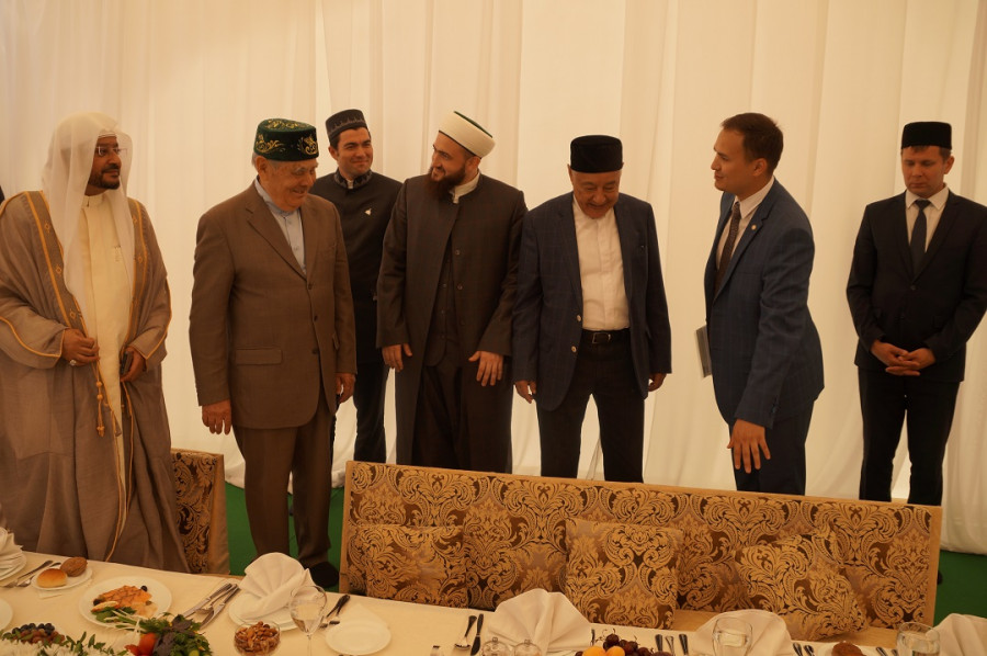 Минтимер Шаймиев встретился с религиозными деятелями на «Изге Болгар жыены»