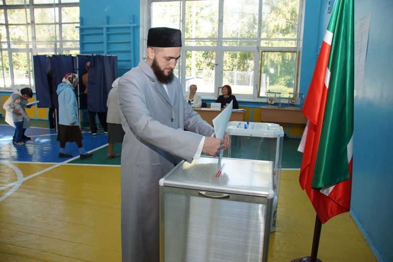 Муфтий РТ проголосовал на выборах Президента РТ