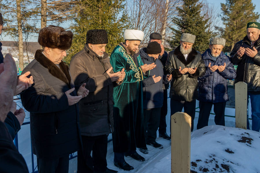 В Тюлячинском районе аксакалы совершили ду’а за упокой души погибшего в автокатастрофе имама