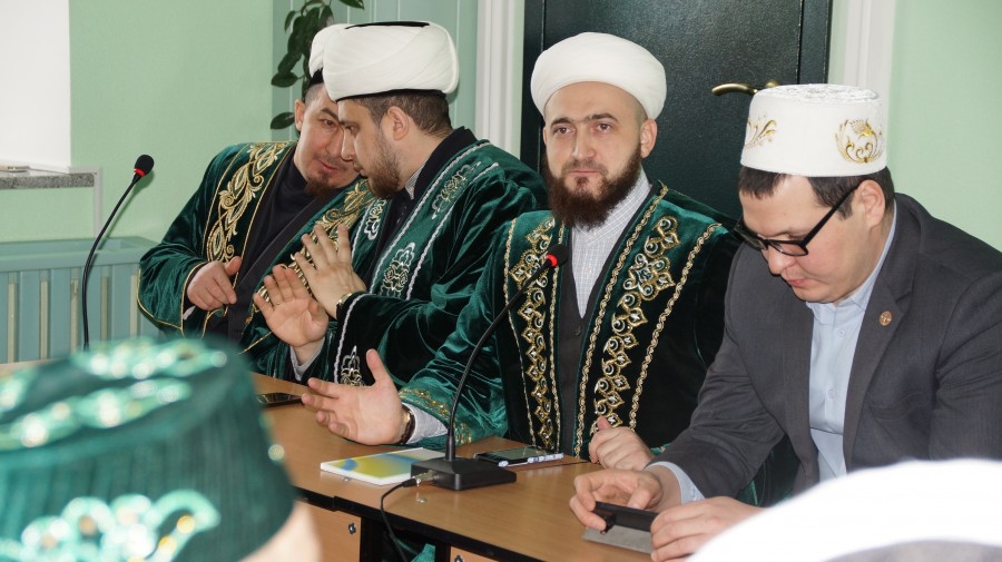 Муфтий Татарстана встретился с имамами Сабинского района