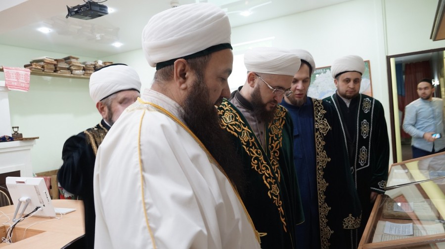 Муфтий Татарстана встретился с имамами Закамского региона