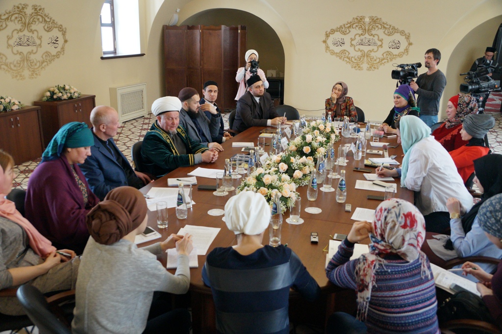 “Феномен Мухлисы Буби”, или роль татарских женщин в семье и обществе: муфтият приглашает обсудить тему за круглым столом