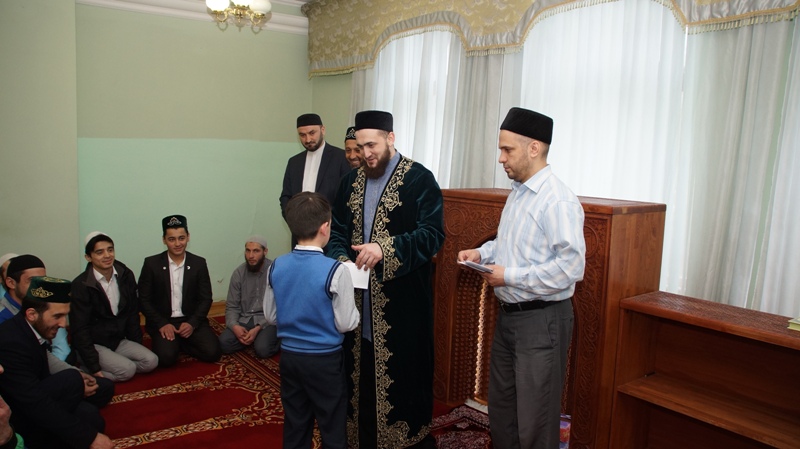 Муфтий Татарстана поздравил победителей  IV Межрегионального конкурса чтецов Корана в Перми