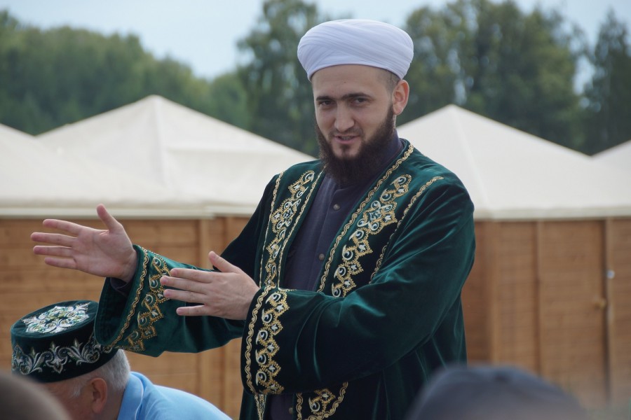 Муфтий Татарстана в Болгаре встретился с участниками Форума мусульманской молодежи