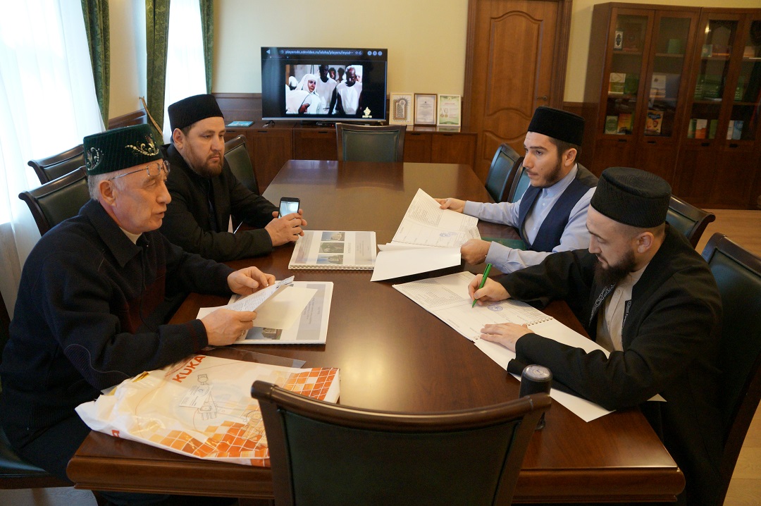 Муфтий Татарстана встретился с инициативной группой по строительству мечети