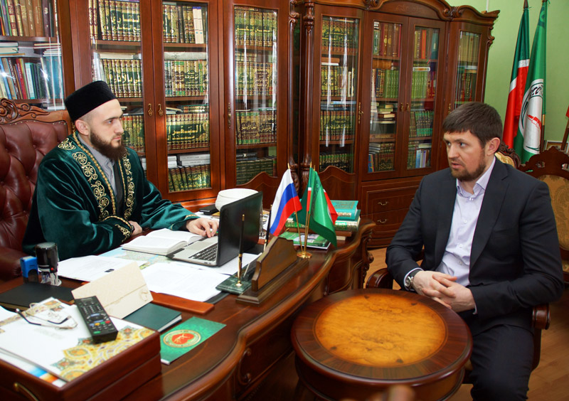 Муфтий Татарстан провел встречу с гендиректором «Центра социальной реабилитации и адаптации»