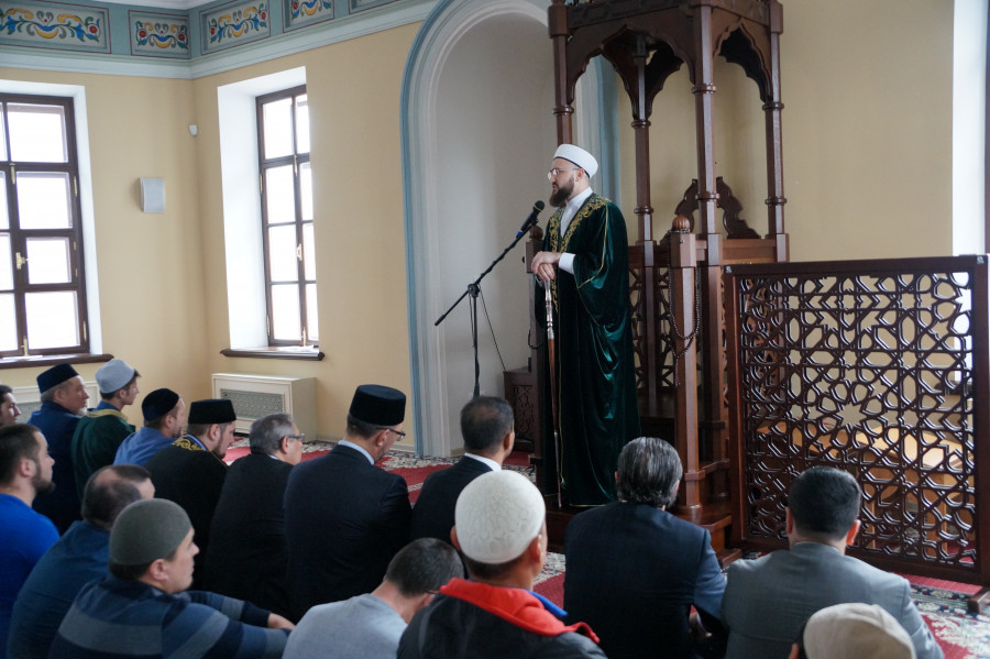 Пятничную проповедь в Галеевской мечети провел муфтий Камиль хазрат