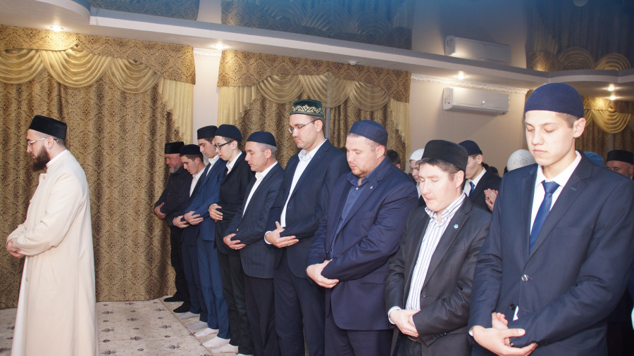 Муфтий посетил ифтар в Просветительском центре им.Максуди