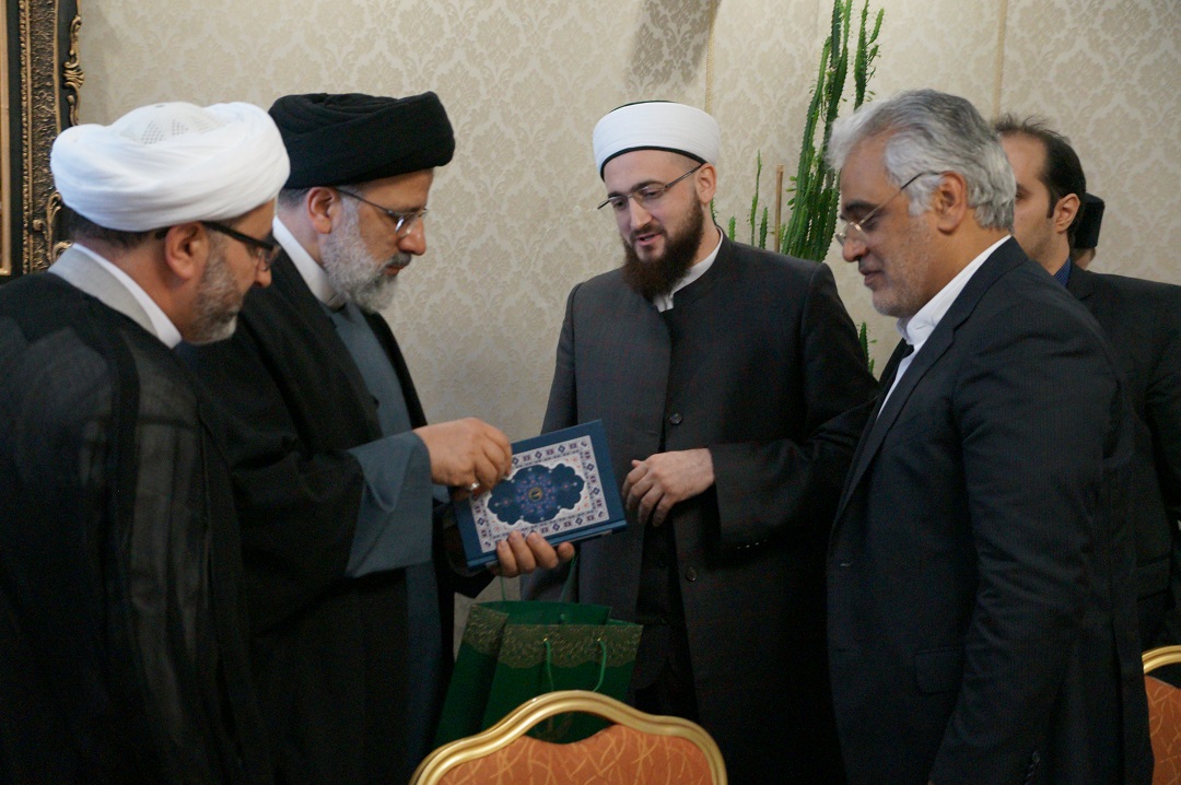 Муфтий РТ встретился с председателем иранского Фонда «Астан Кудс Резави»