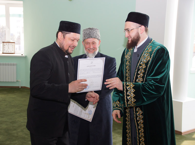 35 имамов Зеленодольского района получили шахадатнама
