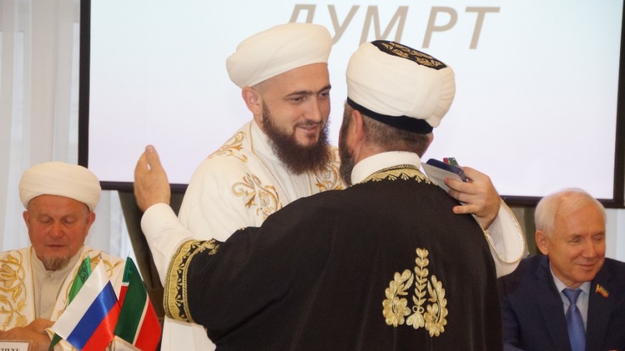 Муфтий Татарстана вручил медали ДУМ РТ  "За служение народу"