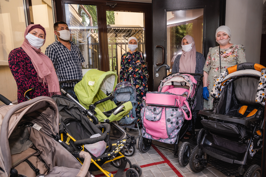 БФ "Закят" ДУМ РТ подарил малоимущим семьям детские коляски