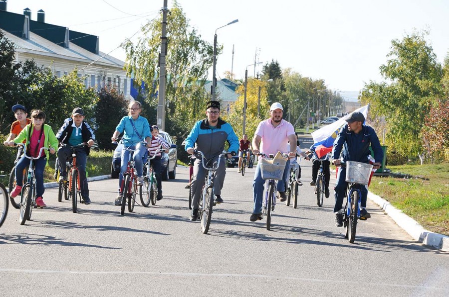 Православная и мусульманская молодежь устроили совместный велопробег в Черемшане