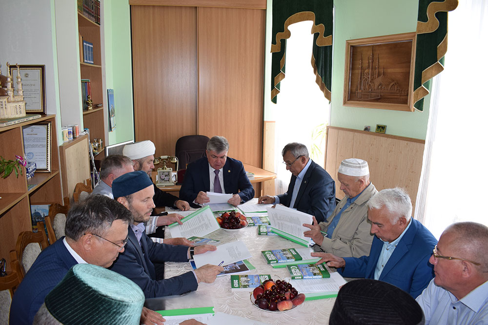 Состоялось заседание Попечительского совета строительства Соборной мечети в Набережных Челнах