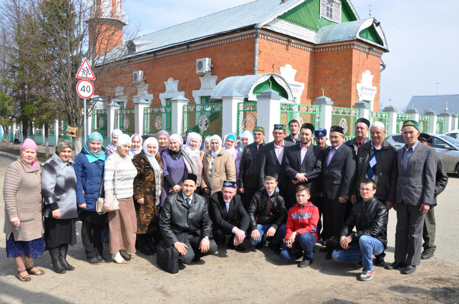 Шакирды Буинского медресе знакомятся с историей мечетей Казани