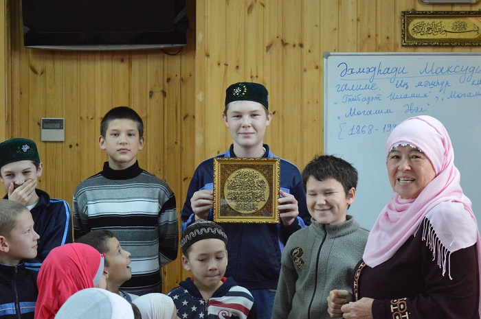 В Чистополе состоялась викторина для детей по книге Ахмадхади Максуди «Гыйбәдәте исламия»