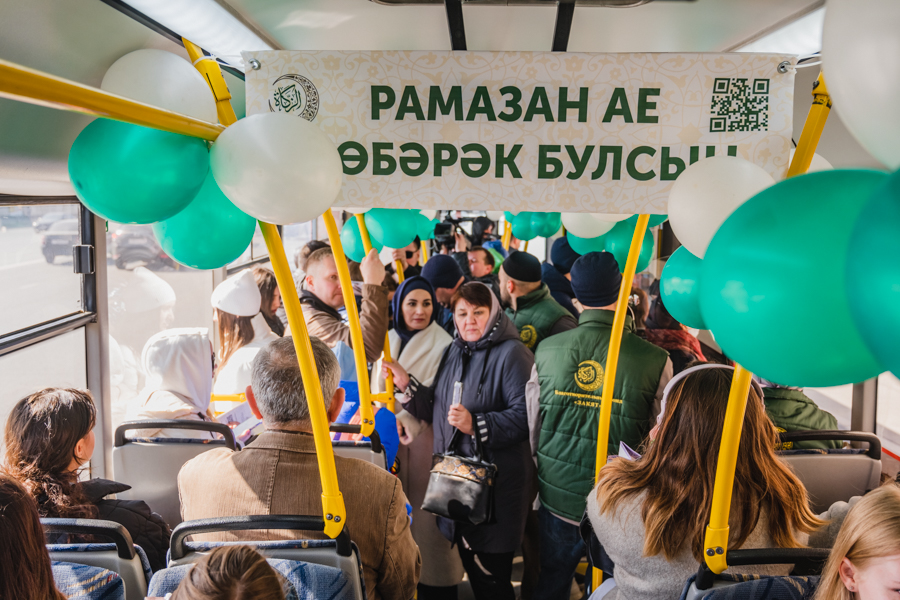 В Казани сегодня с утра в честь Рамазана курсирует бесплатный автобус 