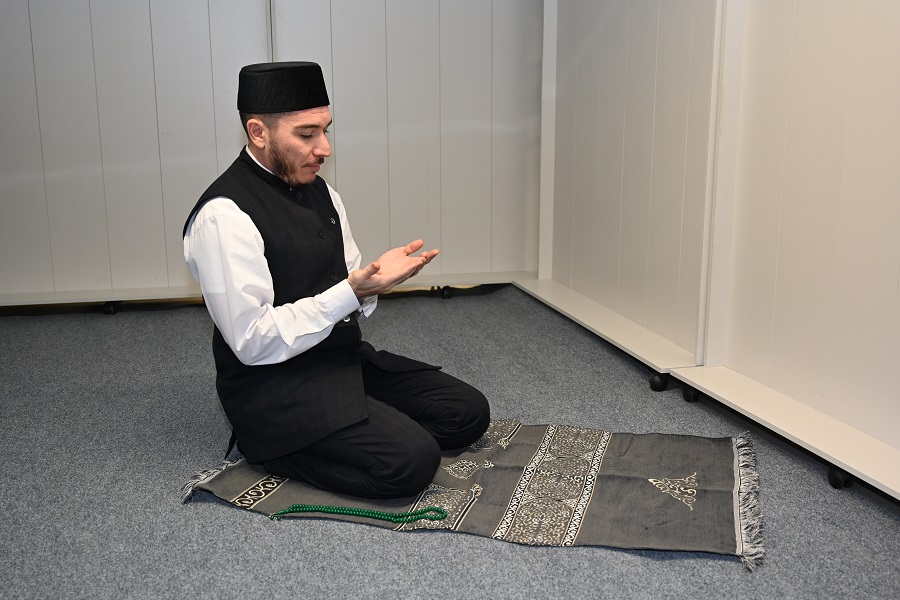 Первый заместитель муфтия осмотрел молельную комнату в Казанском цирке