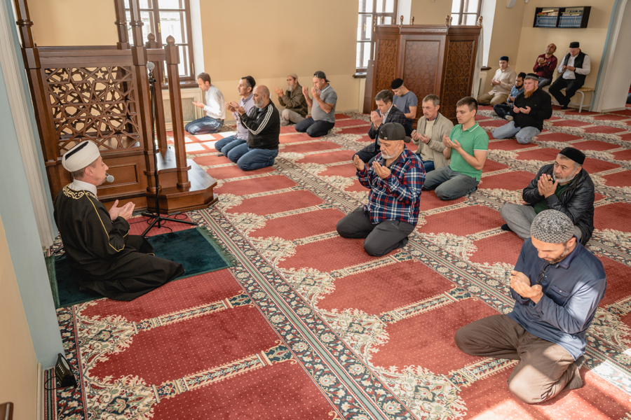 В мечетях Татарстана совершили дуа за жертв стихийных бедствий в Марокко и Ливии