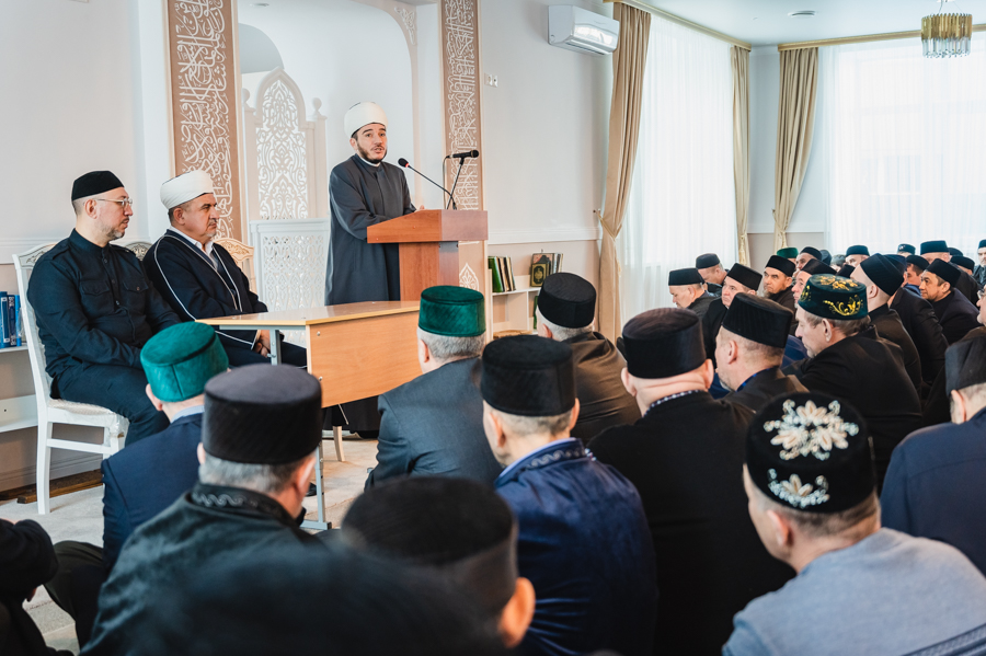Заместители муфтия встретились с шакирдами медресе им. 1000-летия принятия ислама 
