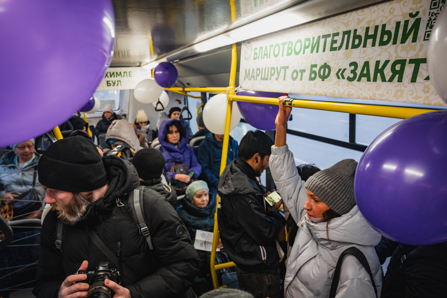 В Казани сегодня с утра в рамках Всемирной акции «Щедрый вторник» курсирует бесплатный автобус