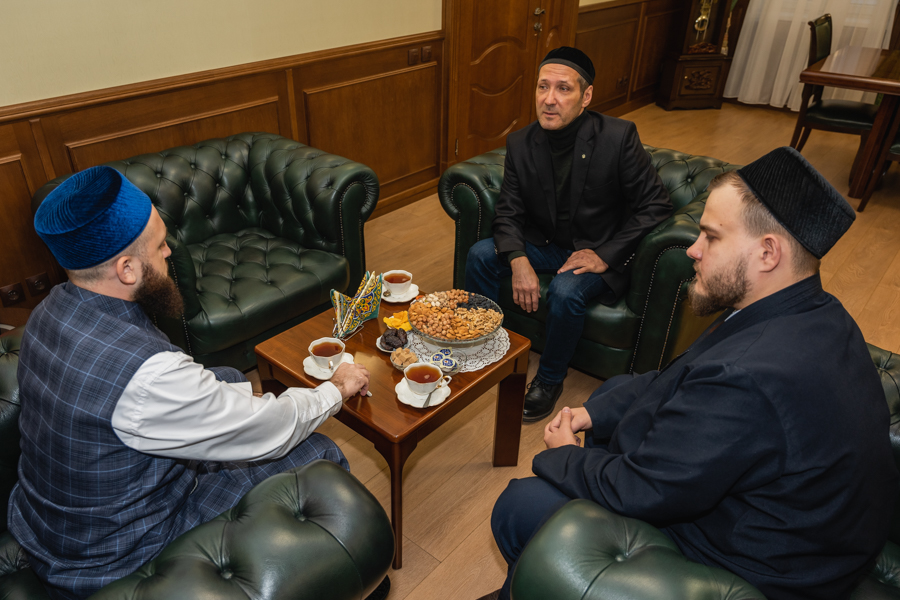 Камиль хазрат встретился с делегацией мусульман Вологодской области