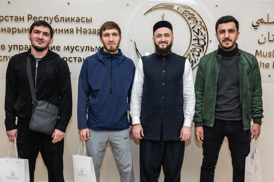 Муфтий Татарстана встретился с известными спортсменами