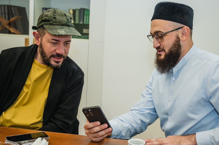 Известный дизайнер Артемий Лебедев посетил ДУМ РТ и познакомился с татарско-мусульманской культурой