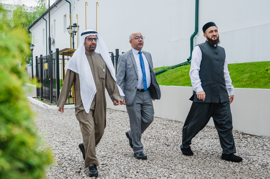 Муфтий встретился с председателем правления Всемирного совета мусульманских сообществ Али Рашидом Аль Нуайми