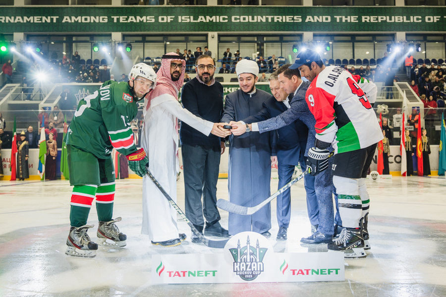 Команда мечети “Казан нуры” открыла хоккейный турнир исламских стран