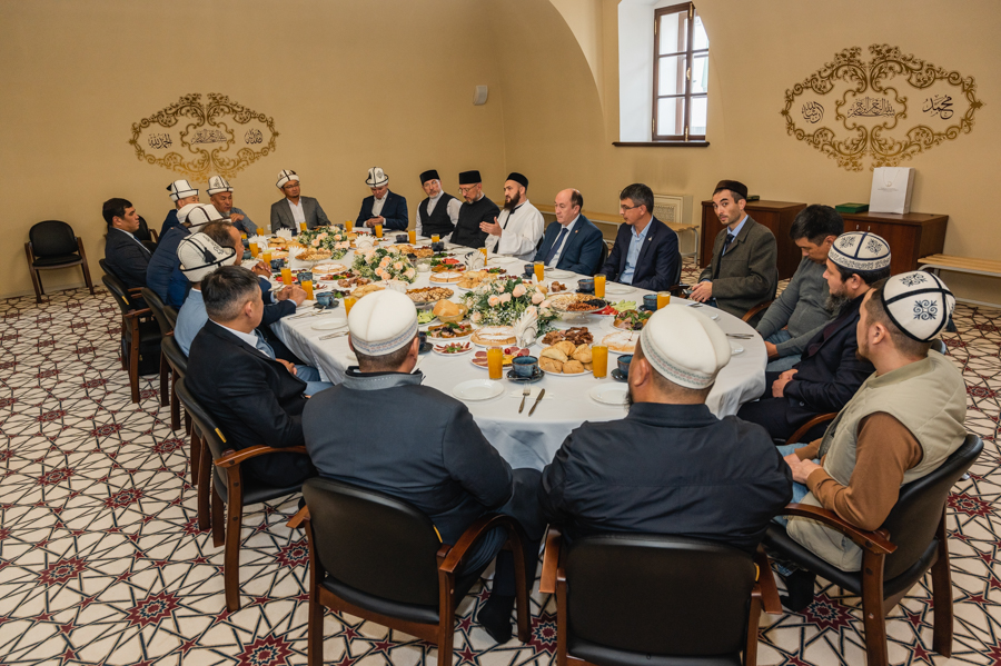 Муфтий Татарстана принял в Галеевской мечети официальную делегацию из Республики Кыргызстан