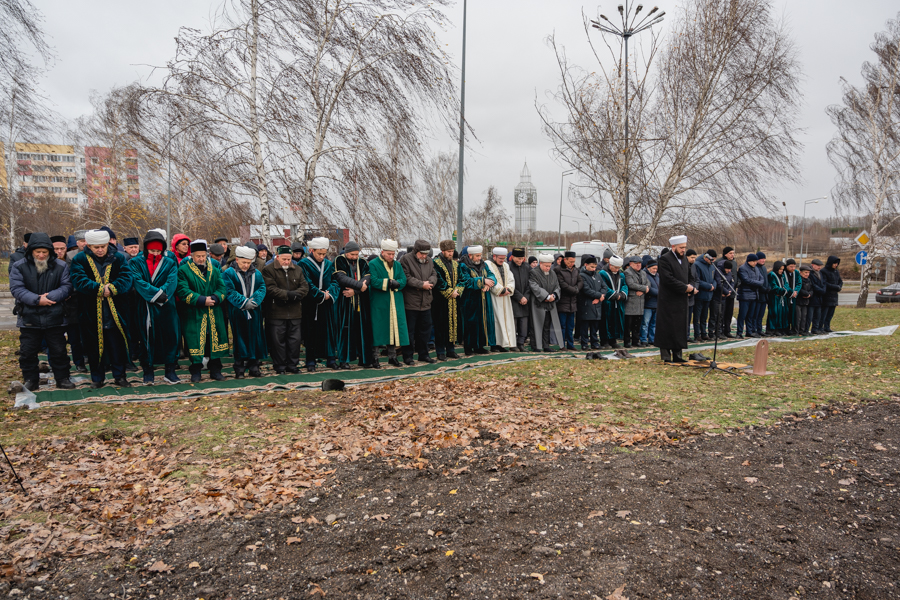 В Нижнекамске открылась стела к "1100-летию" и началось строительство новой мечети и духовного центра