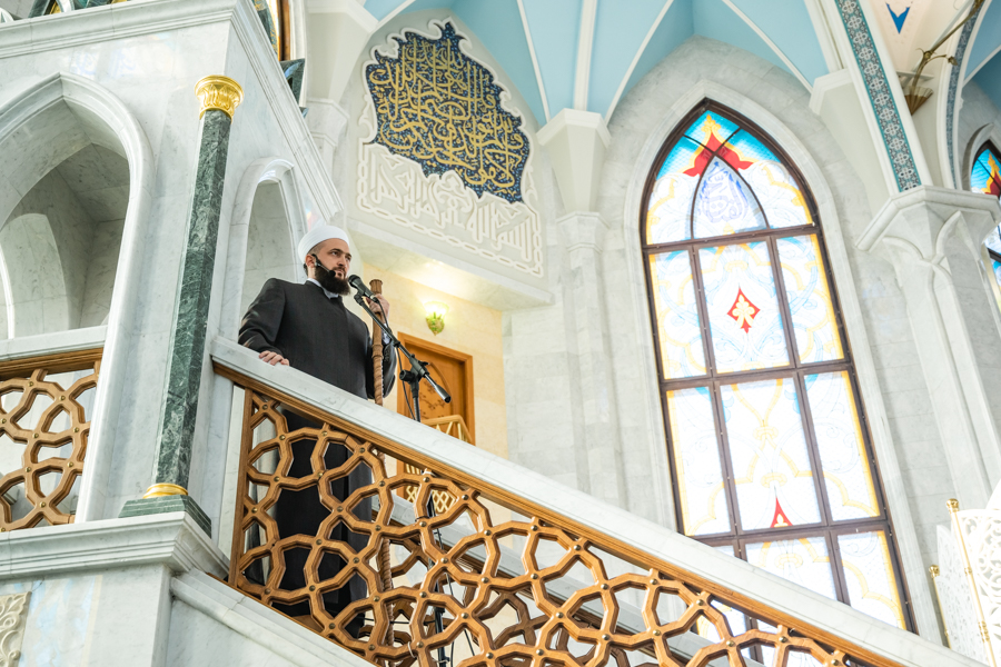 Муфтий Татарстана провел пятничный намаз в мечети Кул Шариф