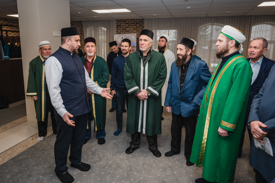 Казанские имамы ознакомились с процессами подготовки религиозных кадров в «Мухаммадие» 