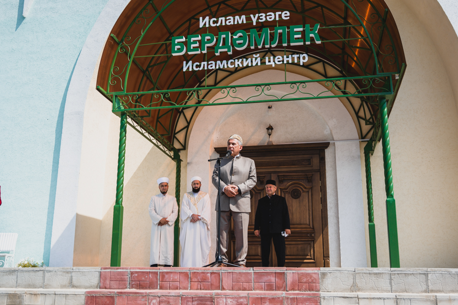 В Высокой горе открылся исламский центр «Бердэмлек» с участием Президента РТ