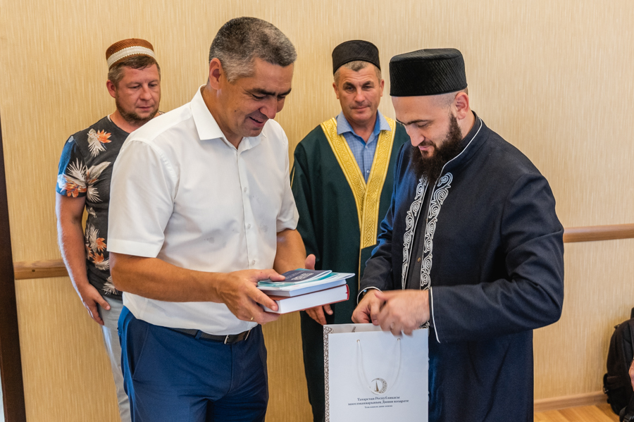 Муфтий Татарстана встретился с главой Камско-Устьинского района