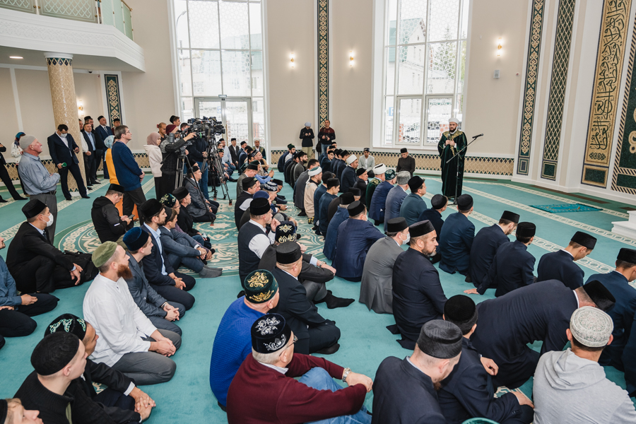 В Советском районе Казани при участии Президента РТ открылась мечеть «Рауза»